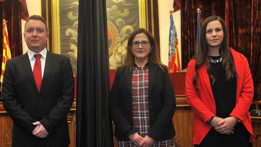 La trencaora Antonia Ruiz en el centro junto a Begoña Conesa y Francisco José Pascual