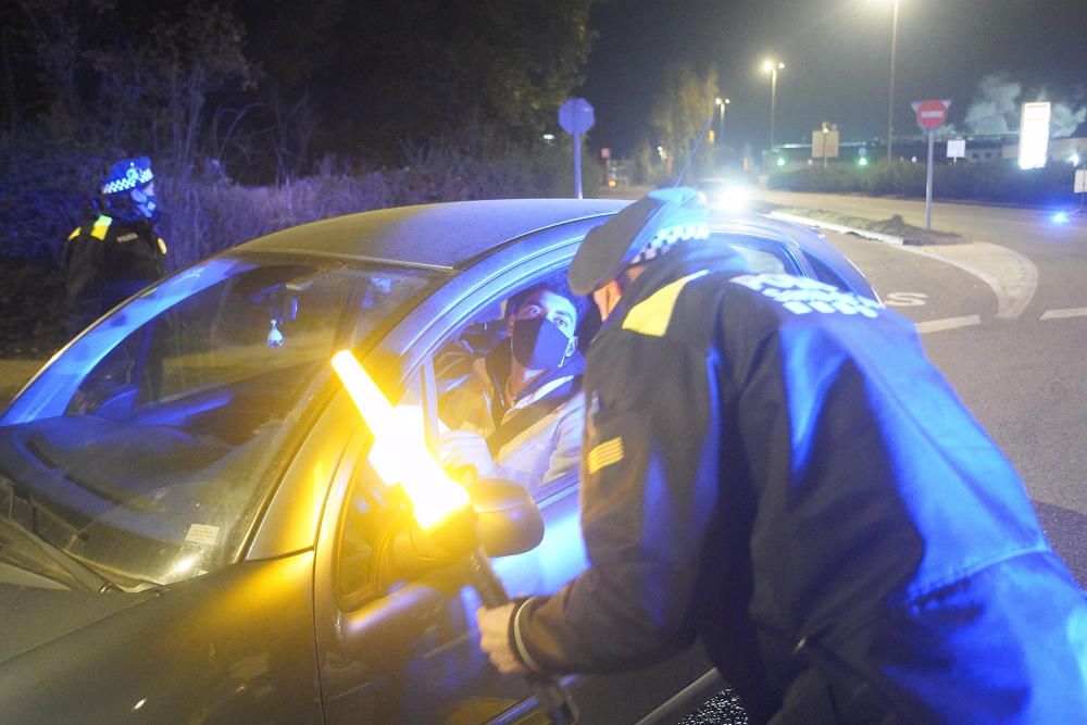 Control dels Mossos d''Esquadra i la Policia Local de Sarrià de Ter pel toc de queda