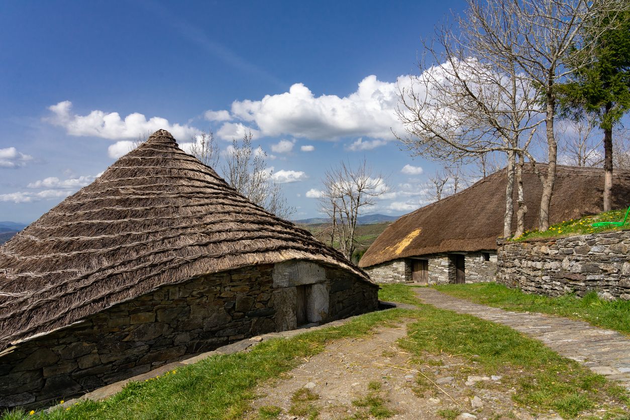 Galicia es el paraíso de las pallozas tradicionales.