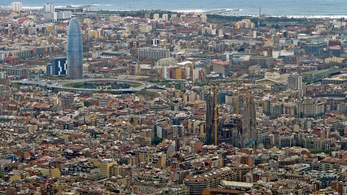 Vista de Barcelona tomada desde un helicóptero, en una imagen de archivo.