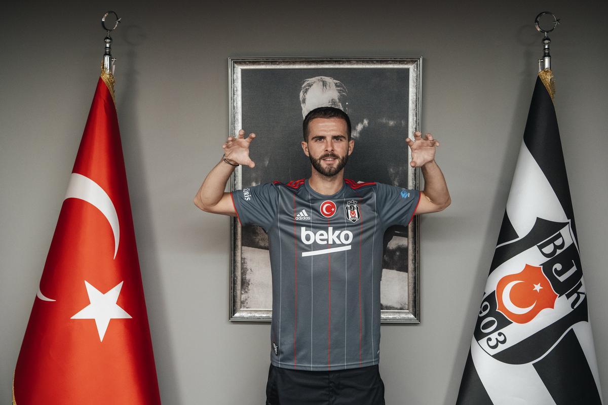 Pjanic, en su presentación como nuevo jugador del Besiktas.