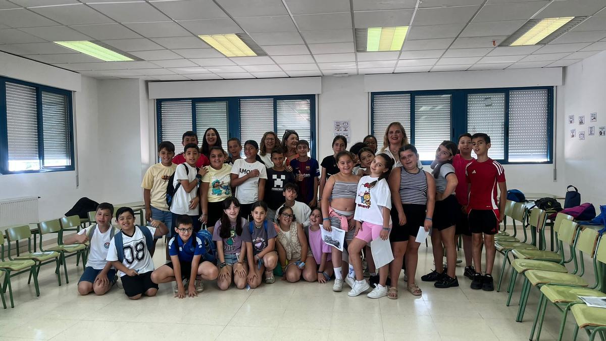 Uno de los grupos participantes en el proyecto literario del colegio Nuestra Señora de Fátima de Badajoz.