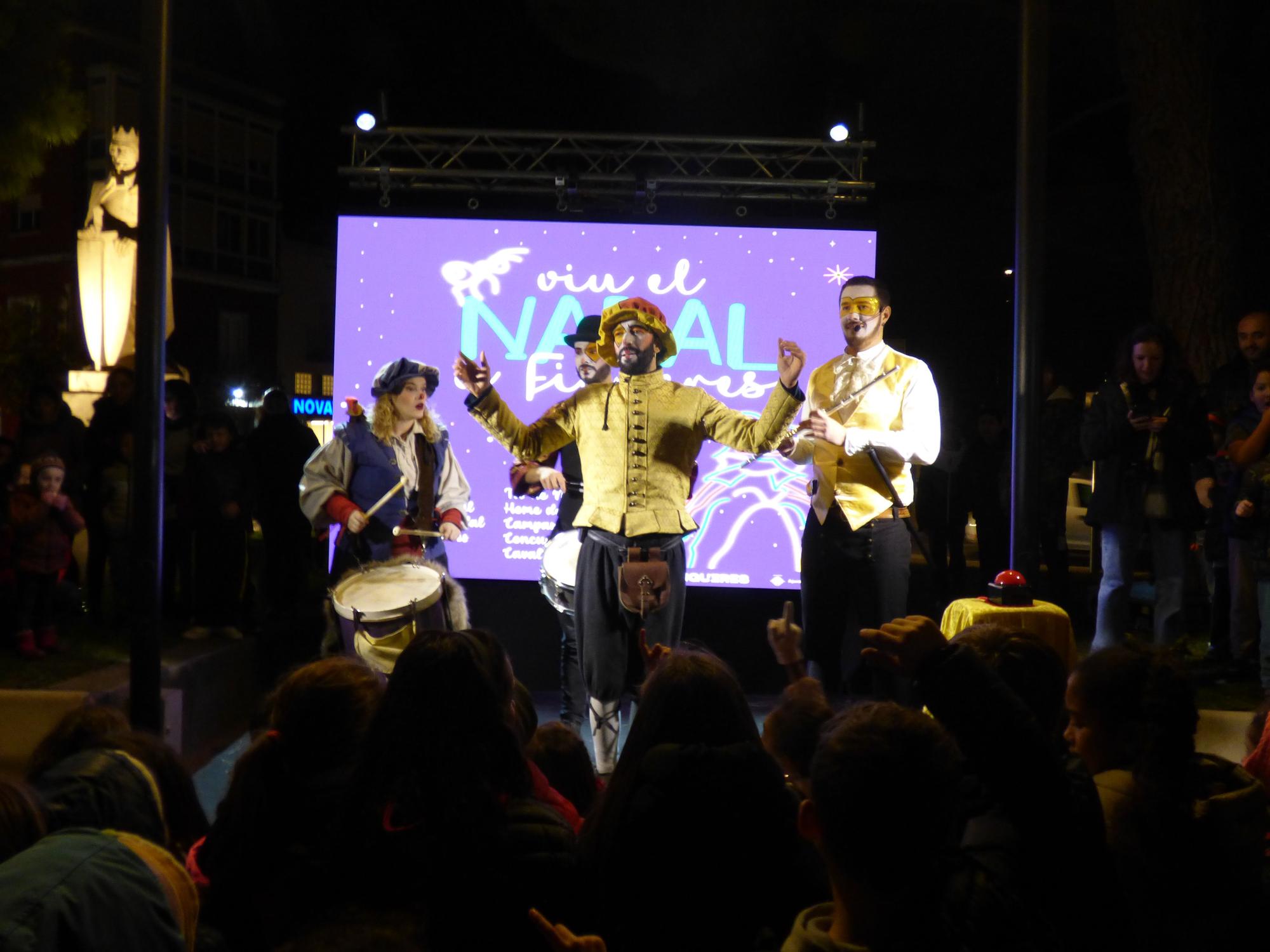 La màgia de Nadal s'encén a Figueres amb les llums dalinianes