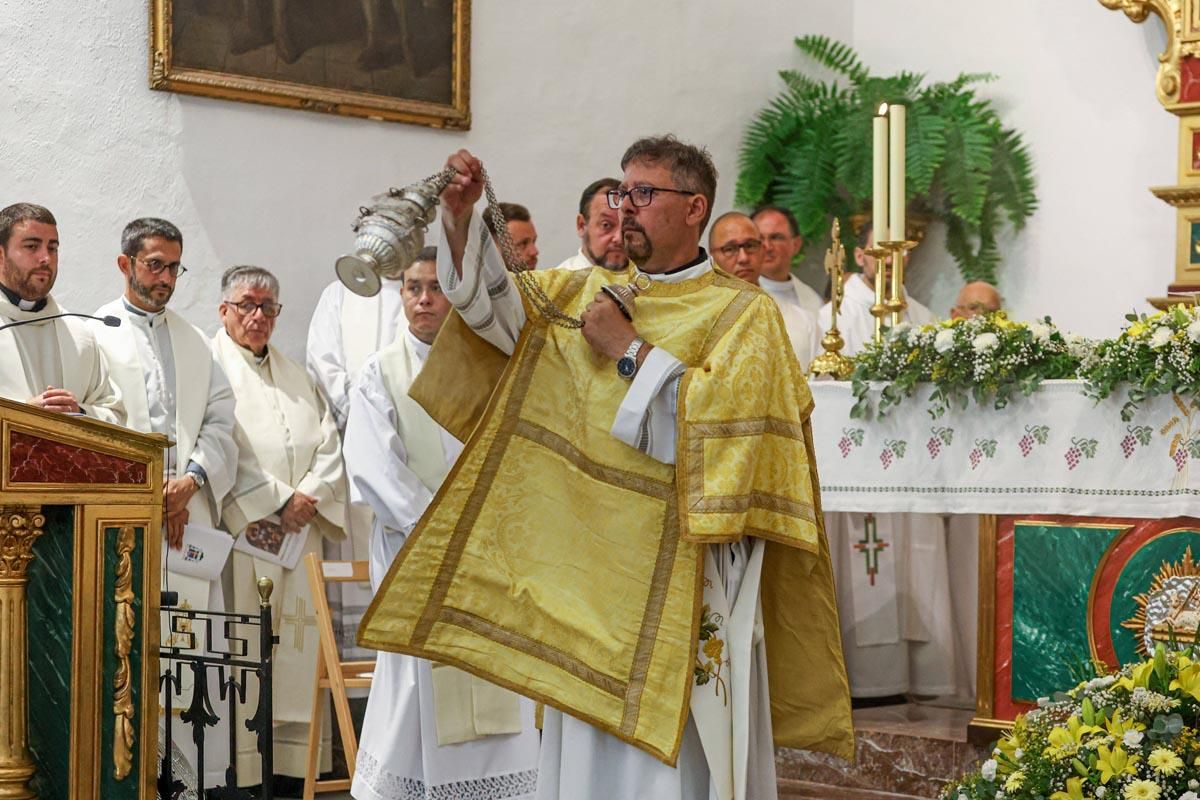 Todas las imágenes de la ordenación de Juan Carlos Rubertiello, diácono en Sant Antoni