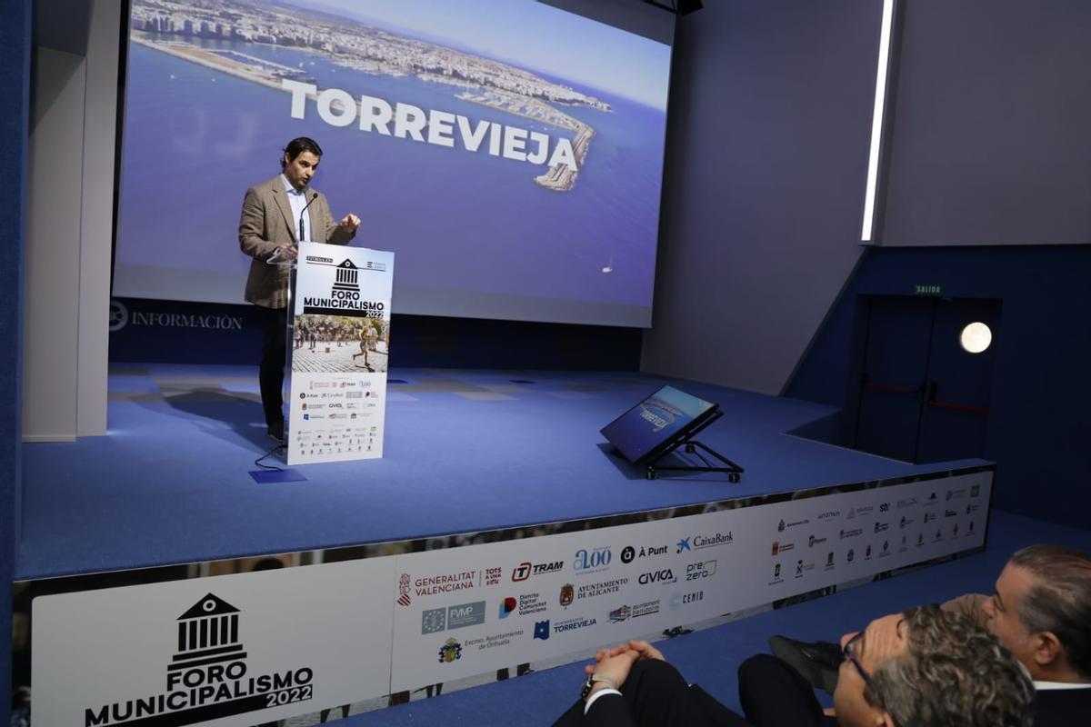 Intervención de Eduardo Dolón durante el Foro Municipalismo