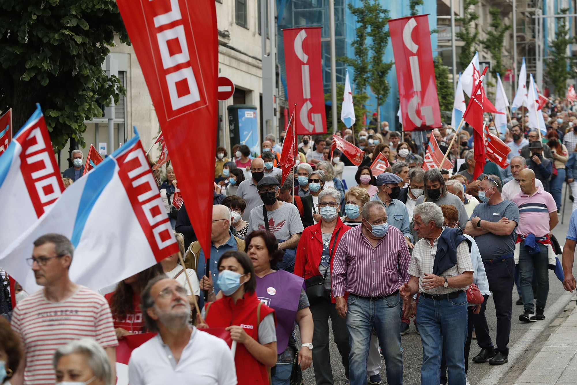 La multitudinaria protesta recorrió las principales arterias de Vigo