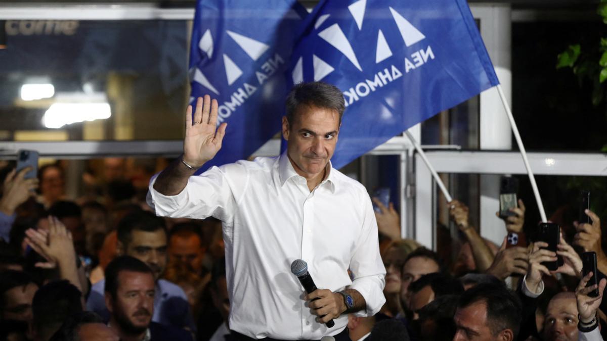 Kyriakos Mitsotakis habla luego de ganar las elecciones en Grecia