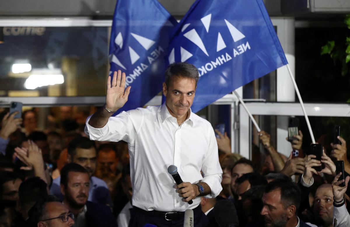El conservador Mitsotakis obté una clara victòria en la segona volta electoral a Grècia