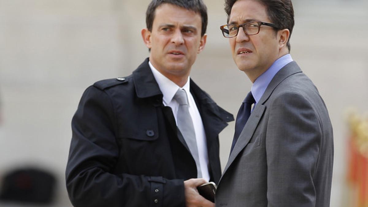 Aquilino Morelle, junto al primer ministro, Manuel Valls, en el Elíseo, en una imagen de archivo.