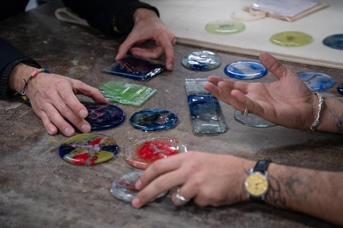 Alumnado de La Massana prepara el obsequio a los trabajadores jubilados del Consorcio.