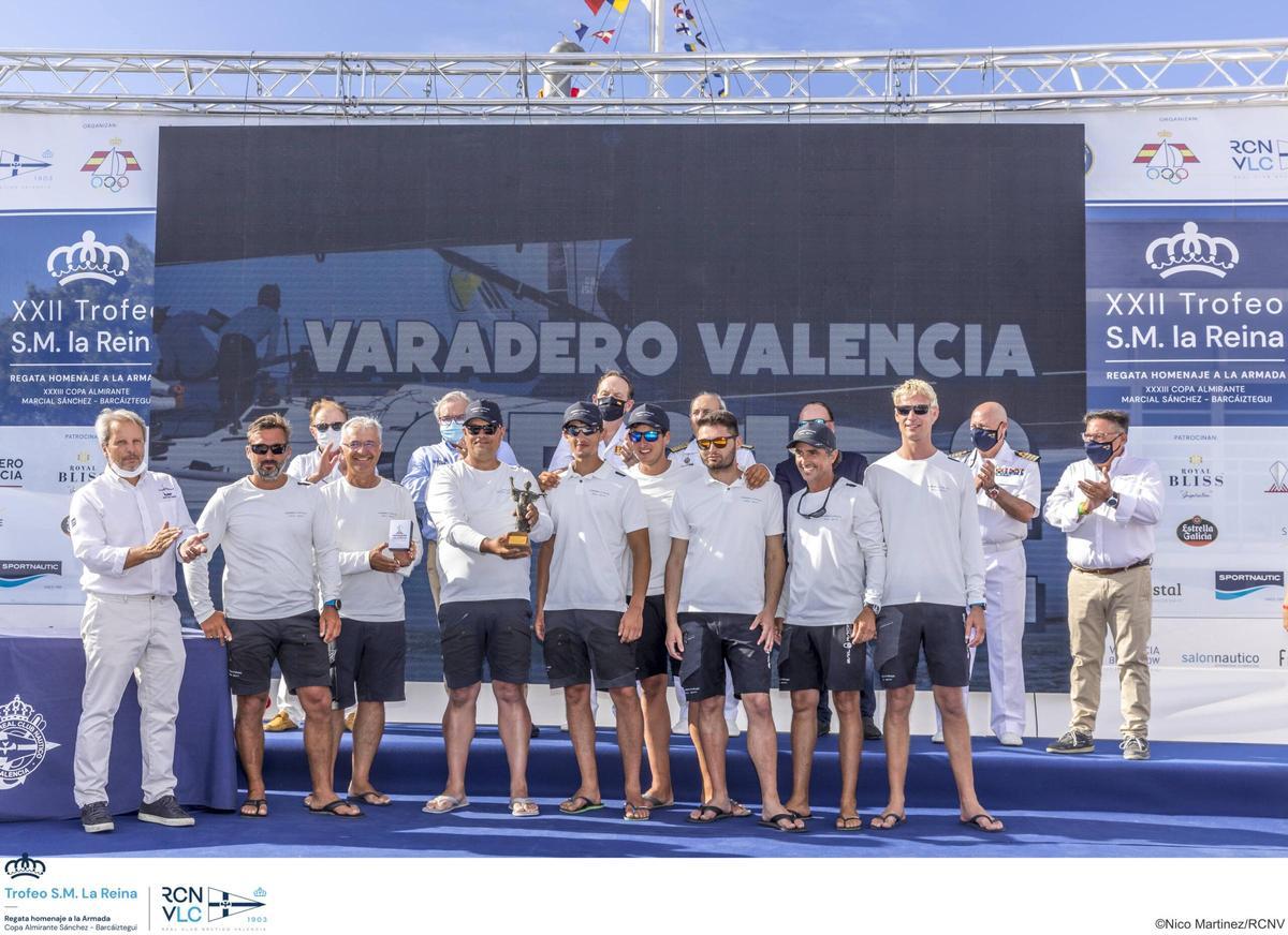 Ceremonia de entrega de trofeos tras la última jornada.