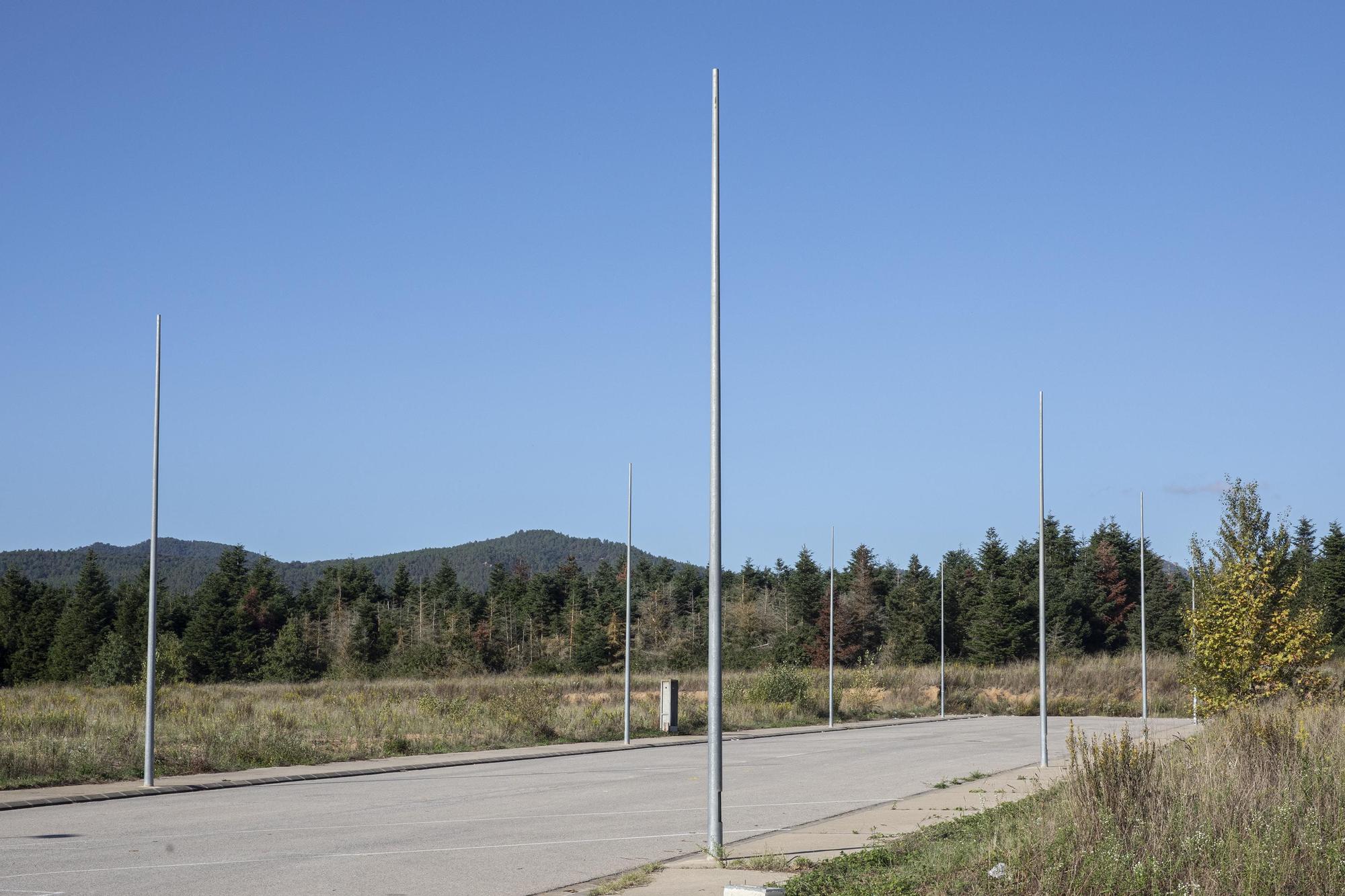 Detenen dos joves a Santa Coloma que han robat el cablejat de l'enllumenat d'un polígon