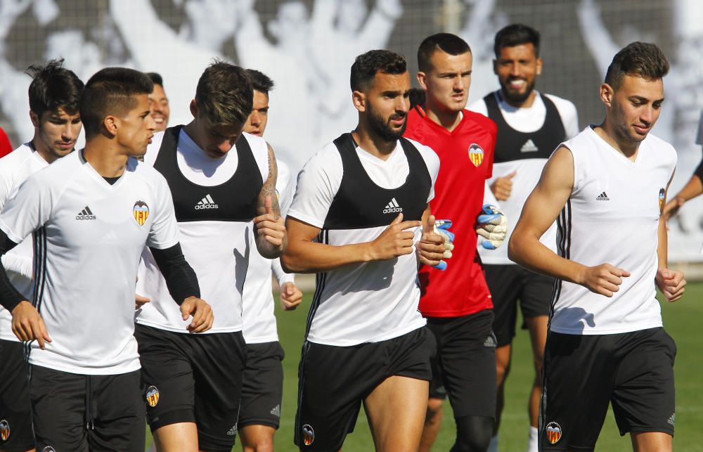 Entrenamiento del Valencia con vistas al Deportivo