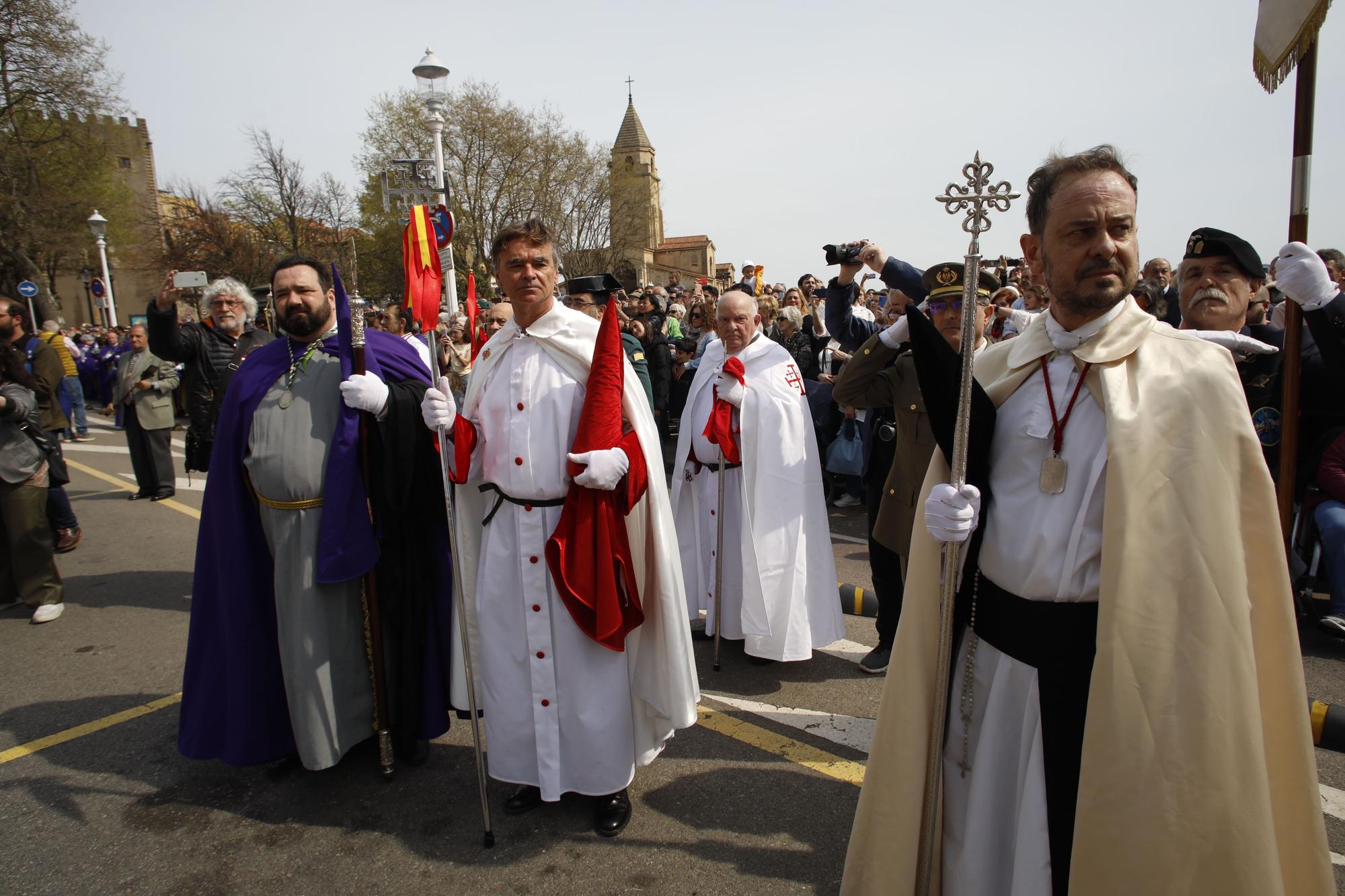 En imágenes: Así fue la procesión del Domingo de Resurrección para poner el broche a la Semana Santa de Gijón
