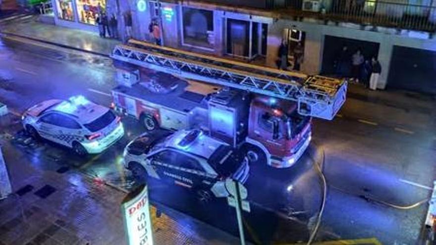 Alarma por un incendio en una vivienda vacía de Alcúdia al estallar un spray en una habitación