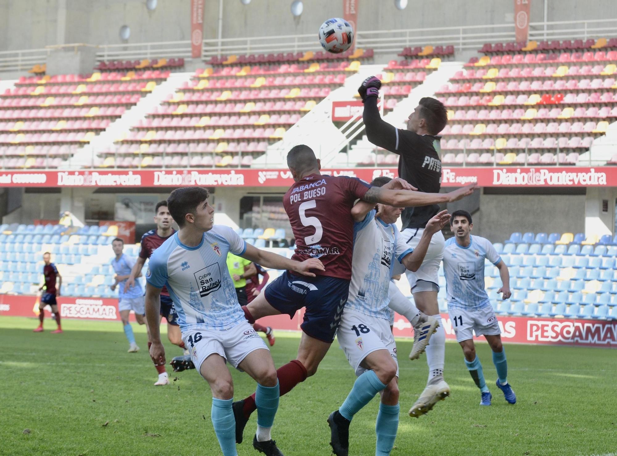 El Pontevedra CF se ahoga ante el Compostela