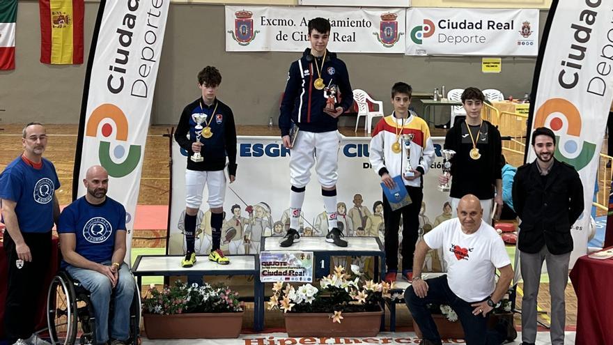 Alejandro Román dona una plata al Sabre Hongarès Manresa al torneig de Ciudad Real