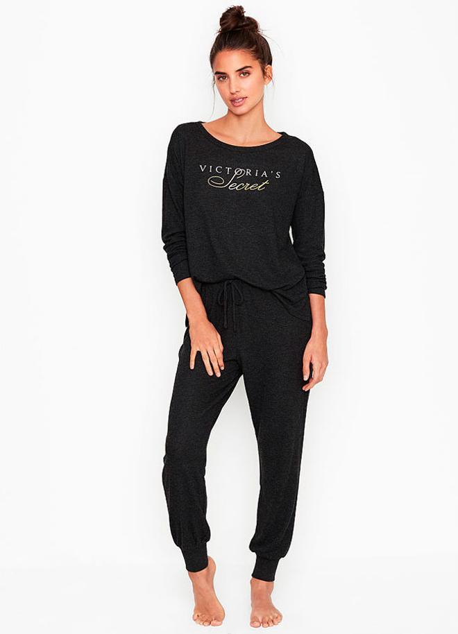 Conjunto con logo de Victoria's Secret