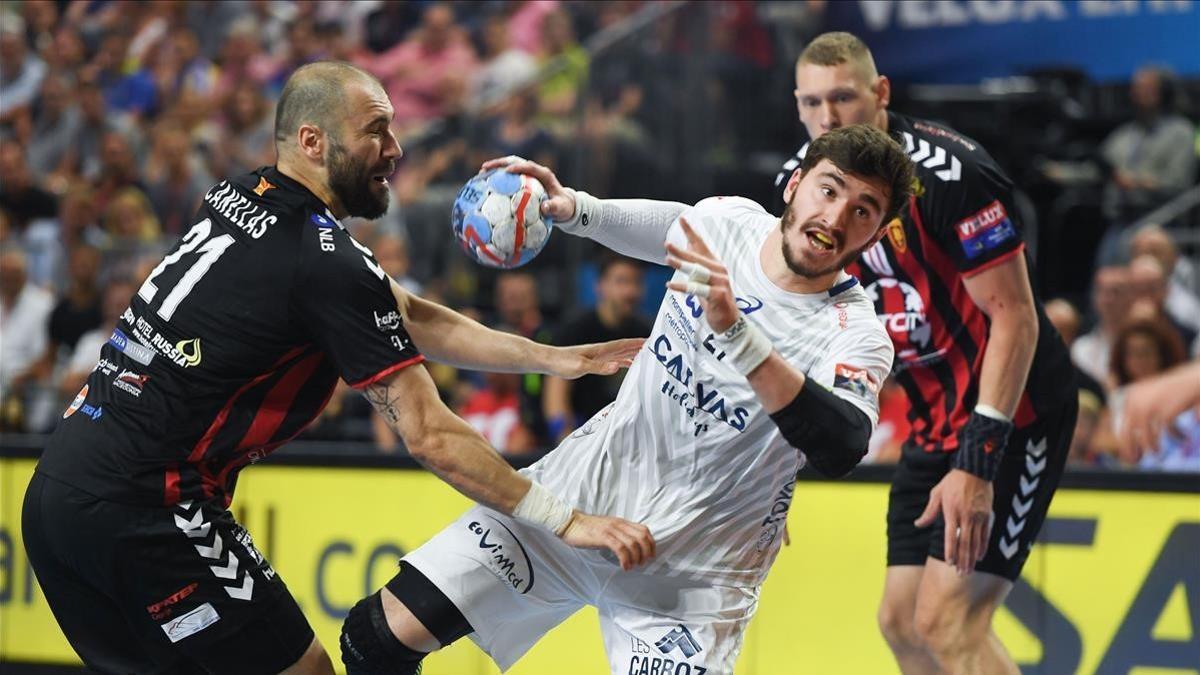 Ludovic Fàbregas peleando por un balón en la semifinal de la Champions League