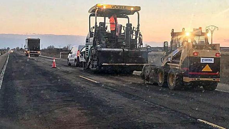 Obras de restauración del firme en la carretera nacional N-630.