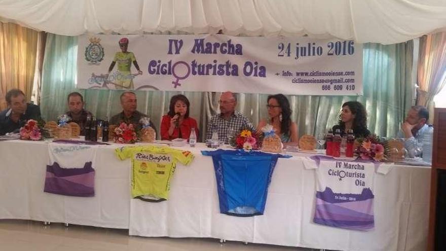 Presentación de la marcha cicloturista, en Oia. // FdV