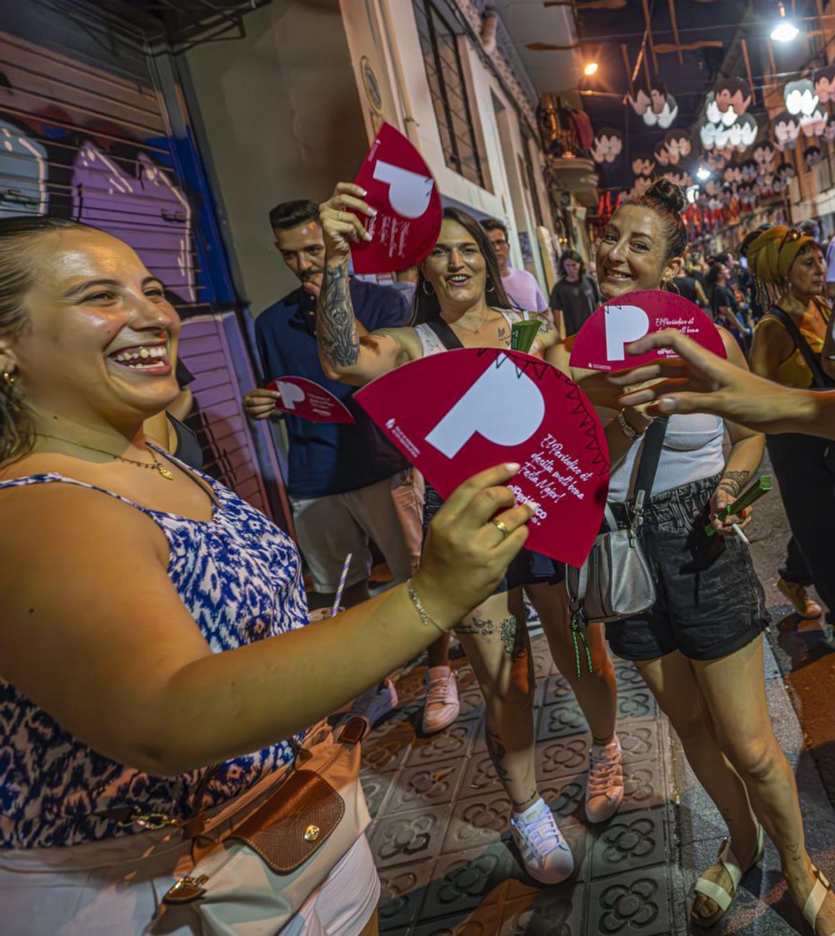 EL PERIÓDICO premia l’esforç dels 11 carrers engalanats de Sants