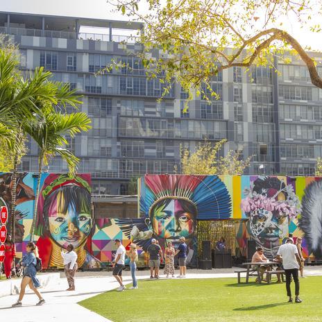 Descubre los contrastes de Miami a través de sus vibrantes barrios: arte urbano, naturaleza a raudales y cultura con sabor latino