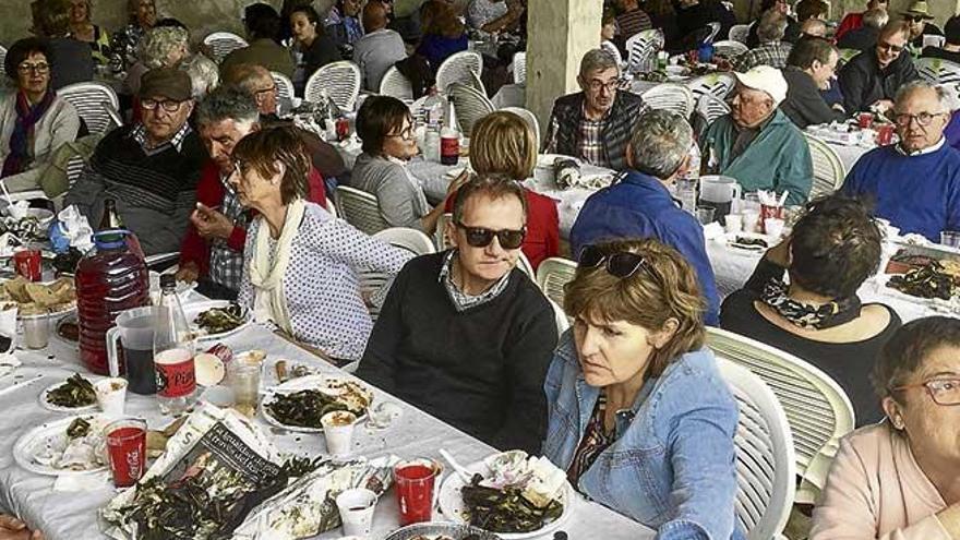 Tradicional &#039;calçotada&#039; de Més per Montuïri