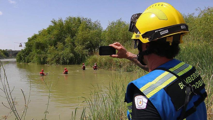 Los GEO se incorporan a la búsqueda del desaparecido en los Sotos de la Albolafia mientras se bañaba en el río