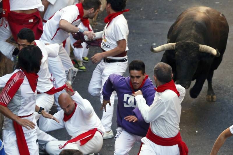 Fotogalería del sexto encierro de San Fermín