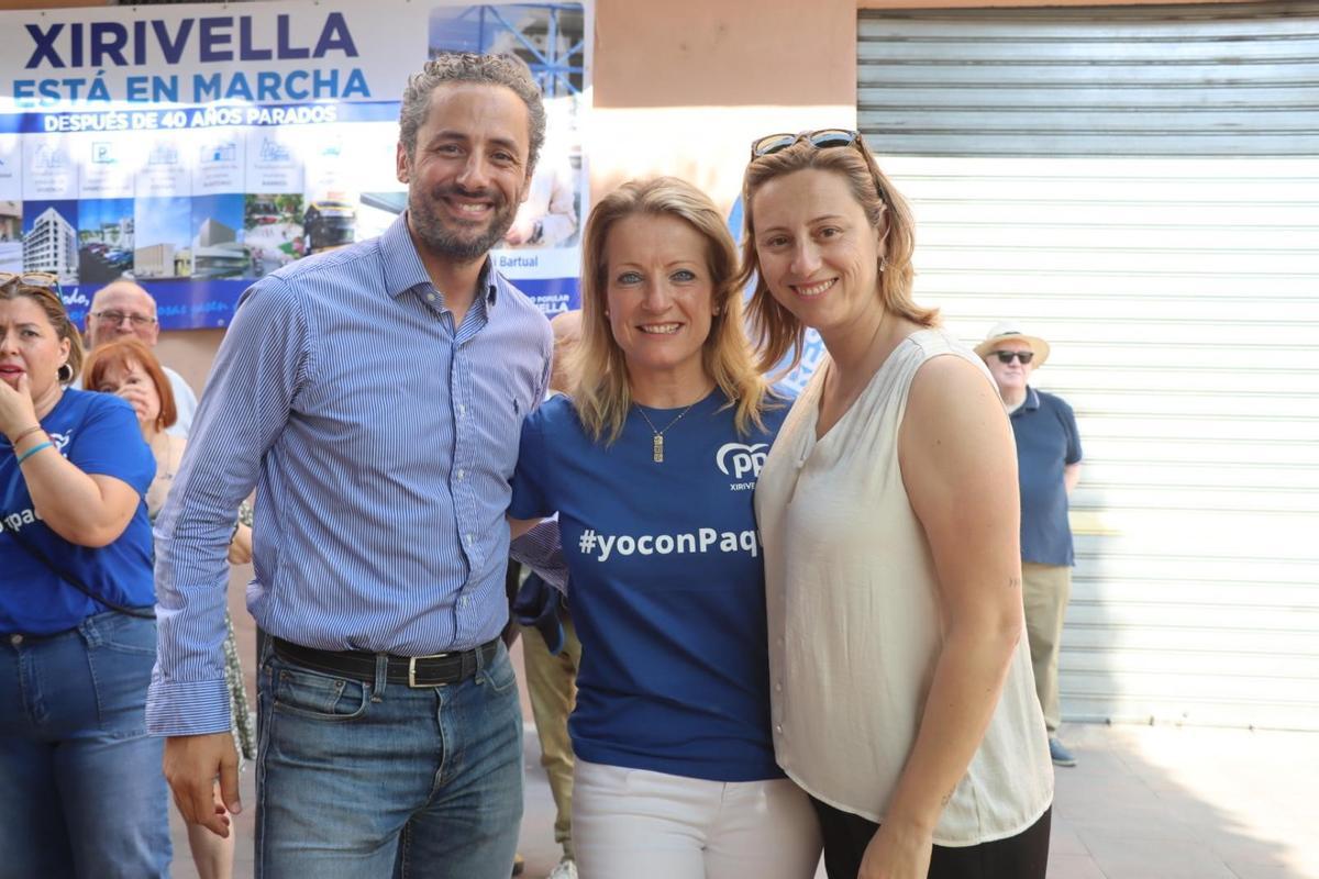 Paqui Bartual con Laura Julià y Alberto Primo.