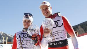 Lara Gut-behrami y Marco Odermatt del Team Switzerland