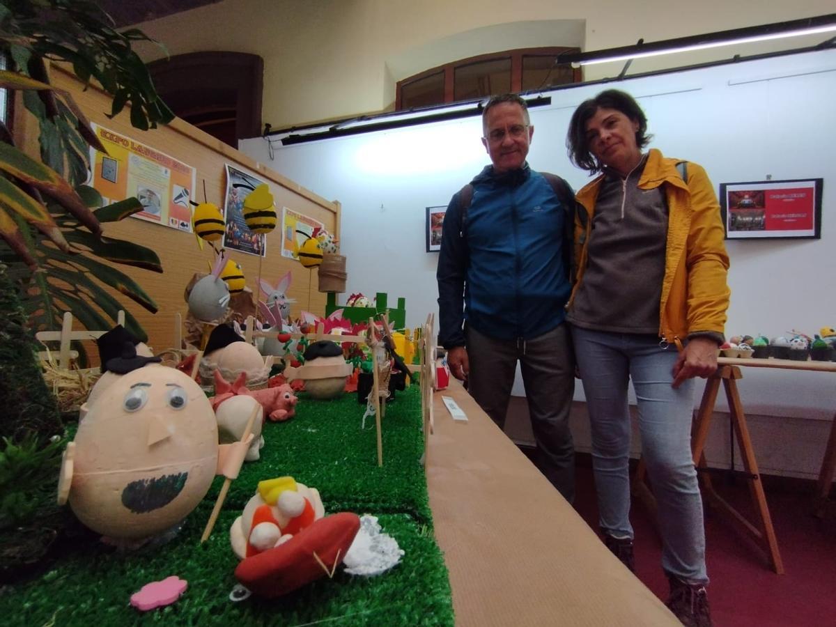 Fernando Alarcia y Dorina Cota Mornea, en la muestra.