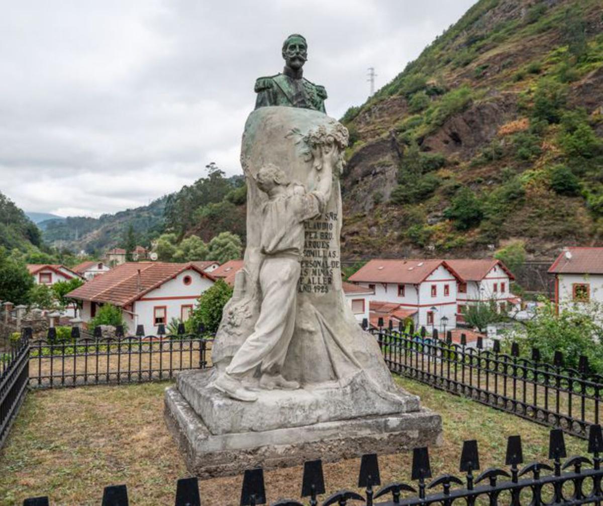 Iglesia del poblado minero de Bustiello.| |  T. M. / L.A. (T. ASTURIAS)