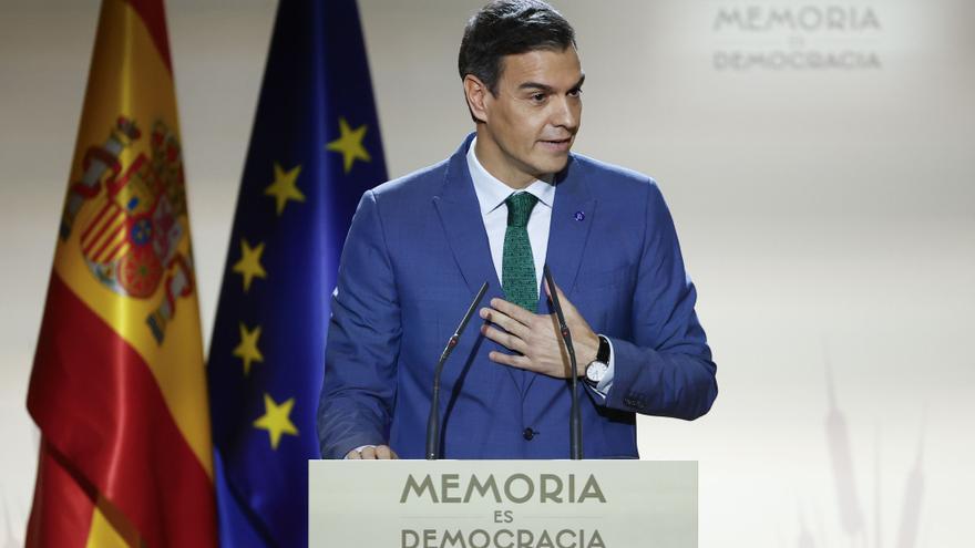 Sánchez, en el homenaje a las víctimas de la guerra y el franquismo: &quot;Mi compromiso es rotundo, total y absoluto&quot;