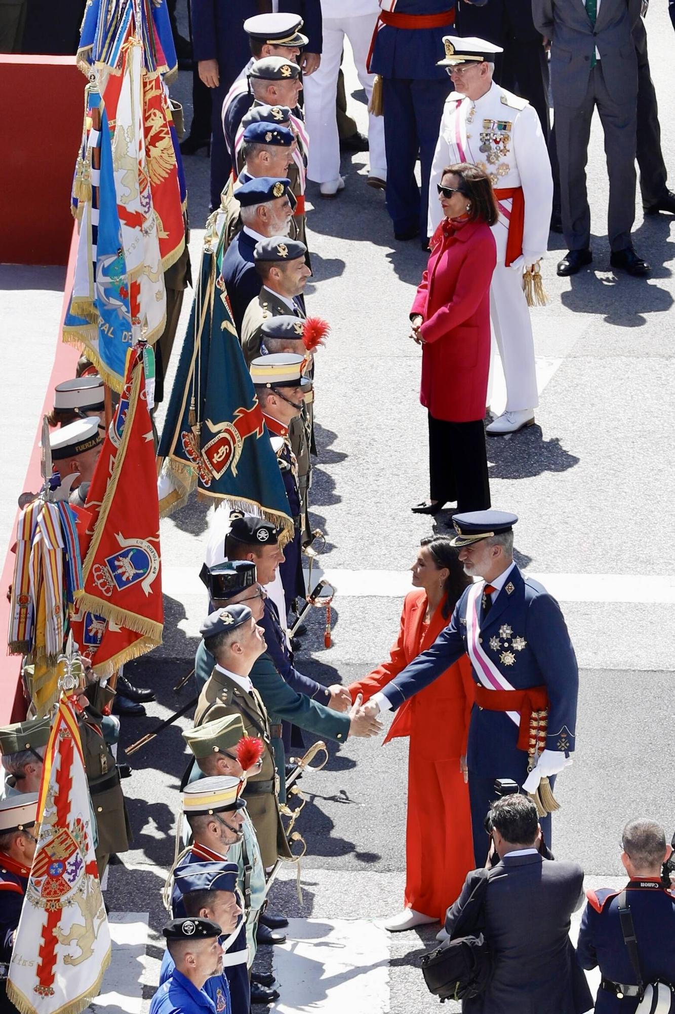 EN IMÁGENES: Así fue el multitudinario desfile en Oviedo por el Día de las Fuerzas Armadas