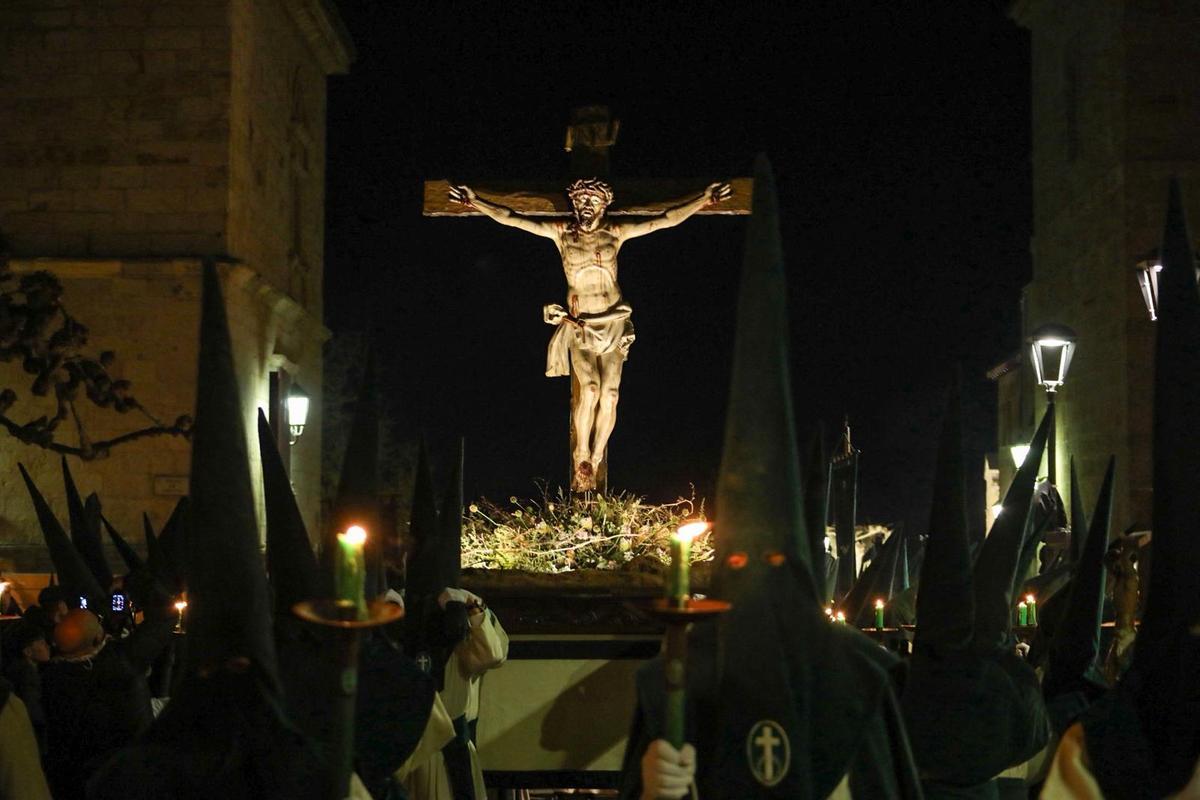 GALERÍA | Un silencio sepulcral protagoniza la procesión de las Siete Palabras de Zamora GALERÍA | Un silencio sepulcral protagoniza la procesión de las Siete Palabras de Zamora