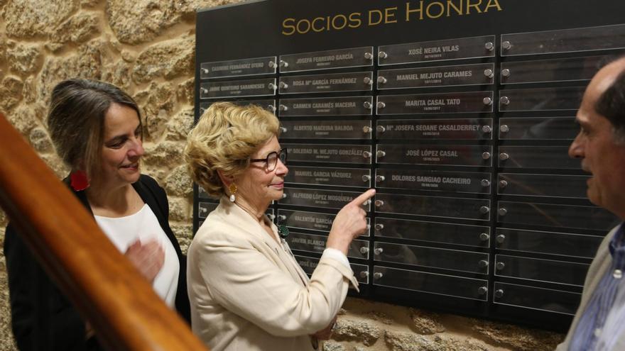 Dolores Sangiao, socia de honor  de la asociación Vista Alegre