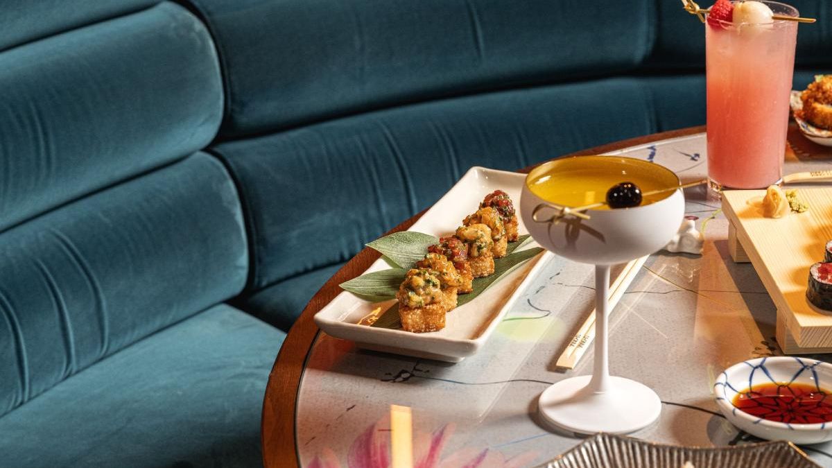 Cocina japonesa con acento mexicano: así es el nuevo restaurante de moda en Madrid con coctelería y barra de sushi