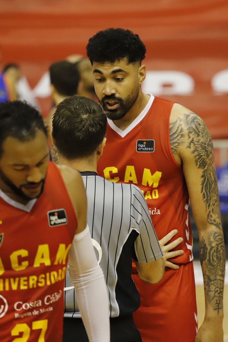 El UCAM Murcia se frena ante el Valencia Basket (66-80)