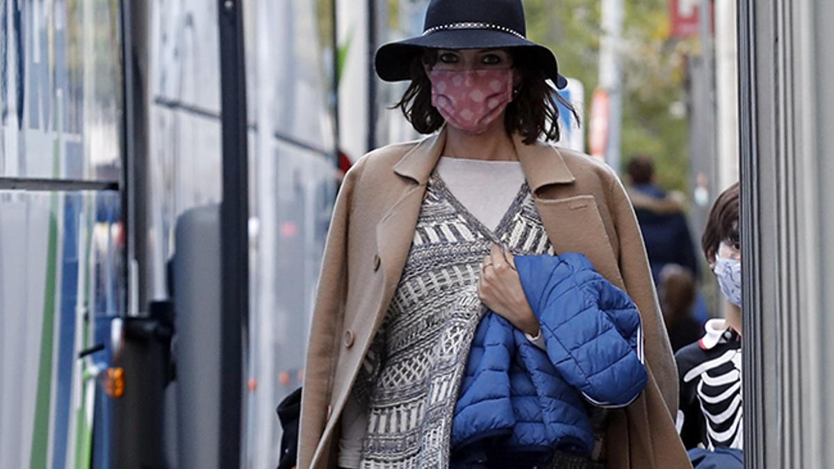 Sara Carbonero caminando por las calles de Madrid