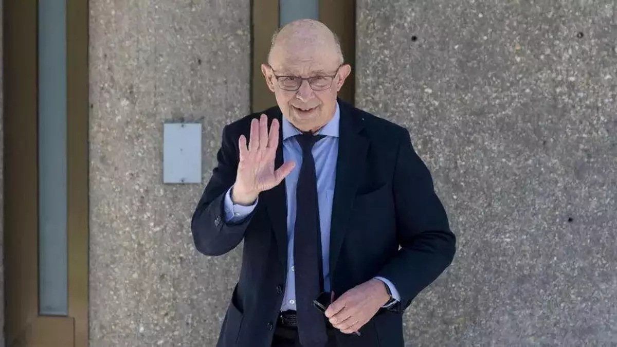 Hacienda remitió información "incompleta" al juez que investiga a Montoro por amañar leyes a favor de empresas privadas