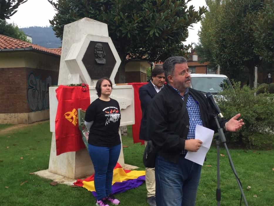 Homenaje a Aida Lafuente y los revolucionarios de Octubre en Oviedo