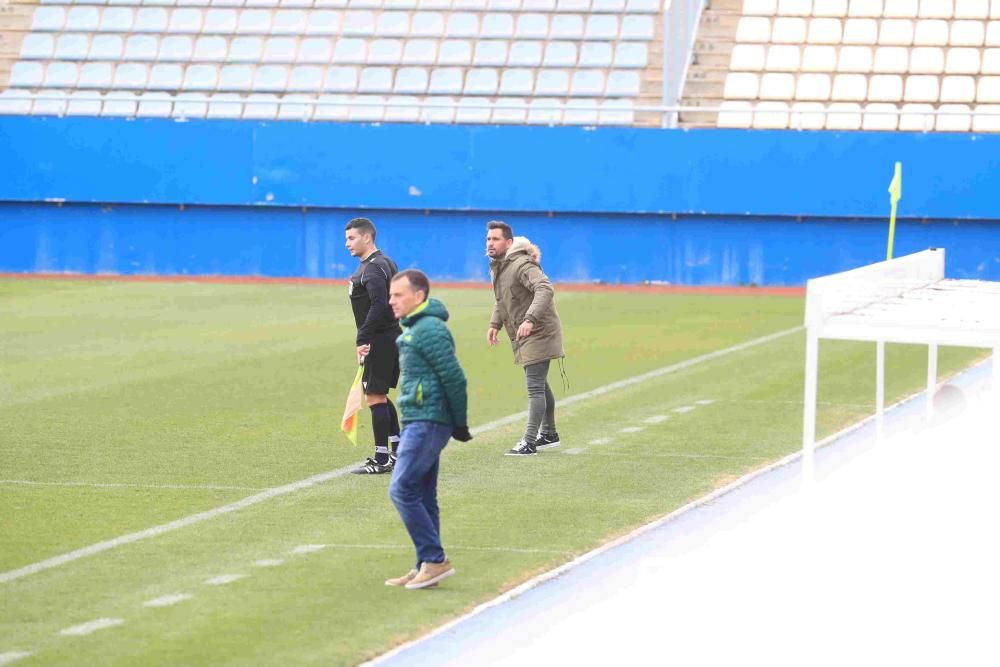 El Lorca Deportiva mejora su imagen pero cae goleado