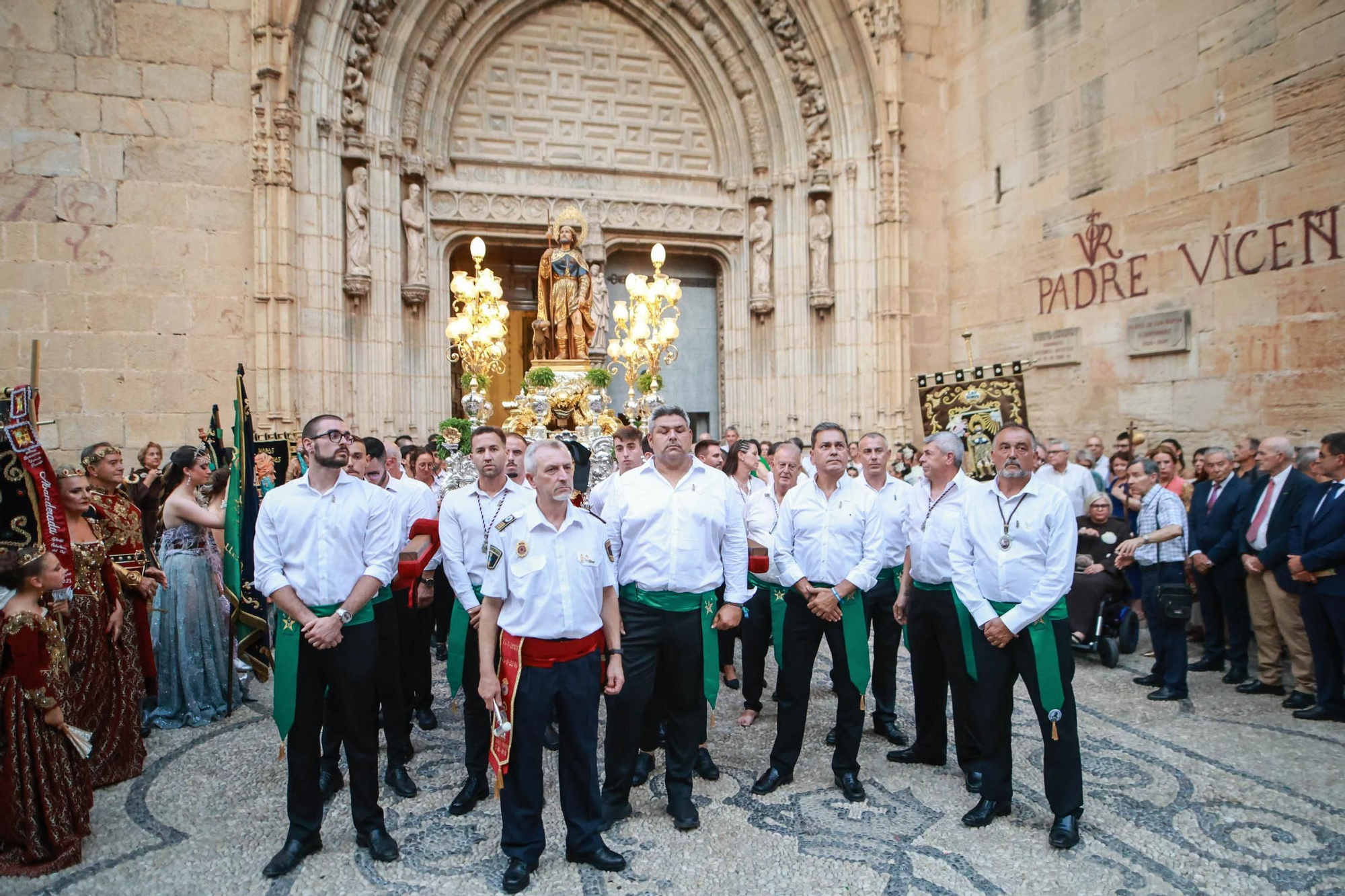 Aquí tienes las imágenes de la procesión de San Roque de Callosa de Segura, que cerraba las fiestas patronales de 2025