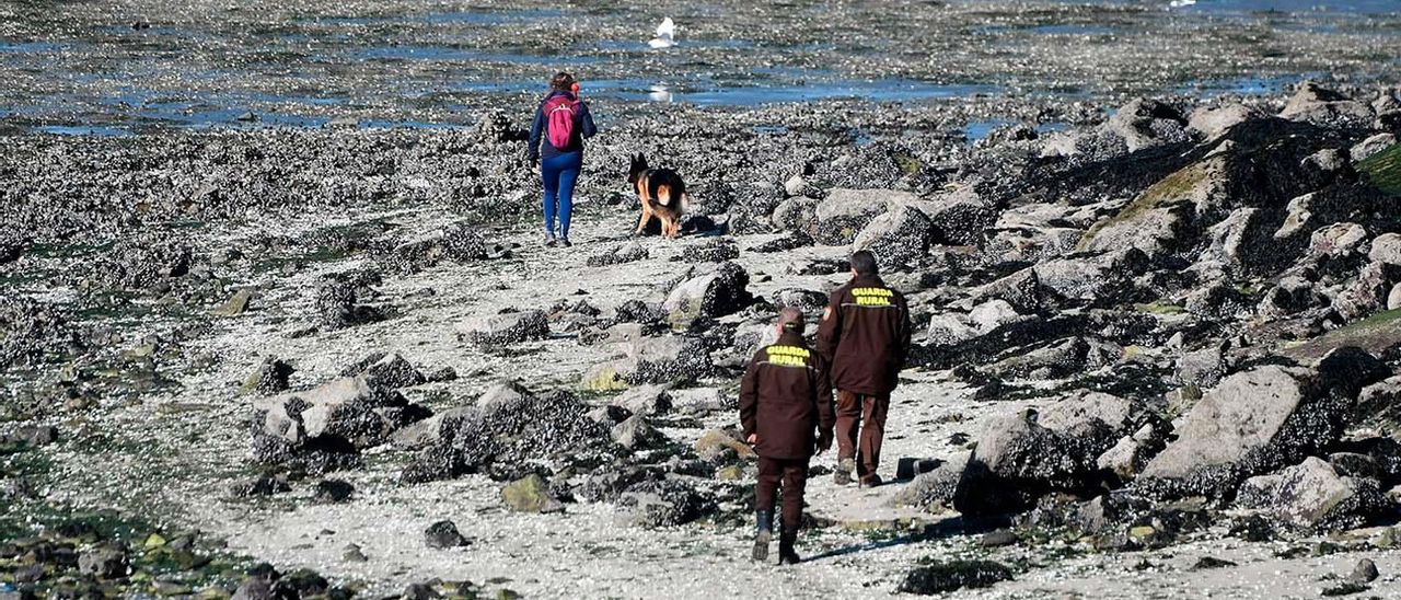 Guardias rurales realizan controles contra el furtivismo en la playa de Lourido