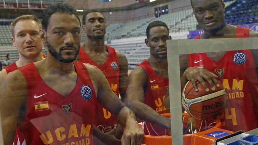 Sadiel Rojas, Brad Oleson, Ovie Soko, Charlon Kloof y Kevin Tumba, en el Palacio el pasado curso.