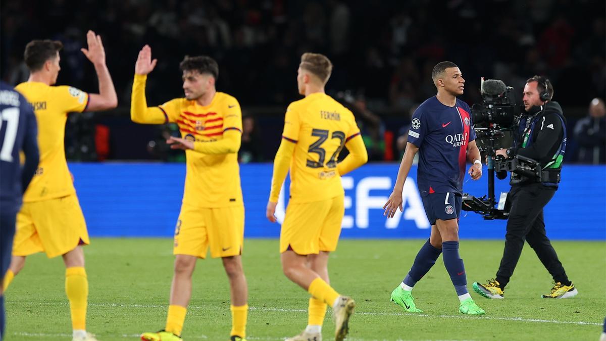 Mbappé se retiró del campo, mientras los jugadores del Barça celebraban la victoria