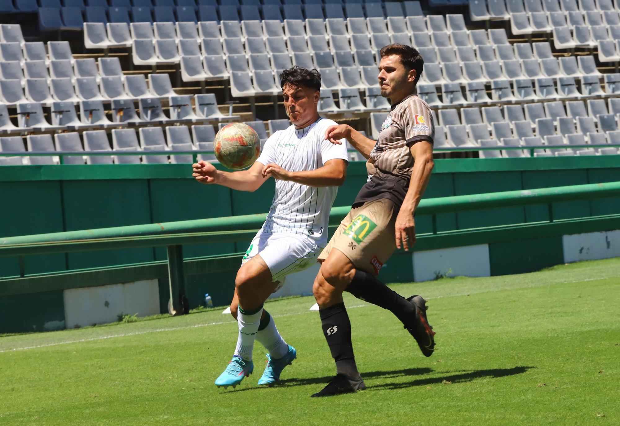 El derbi de play off entre el Córdoba B y el Ciudad de Lucena, en  imágenes