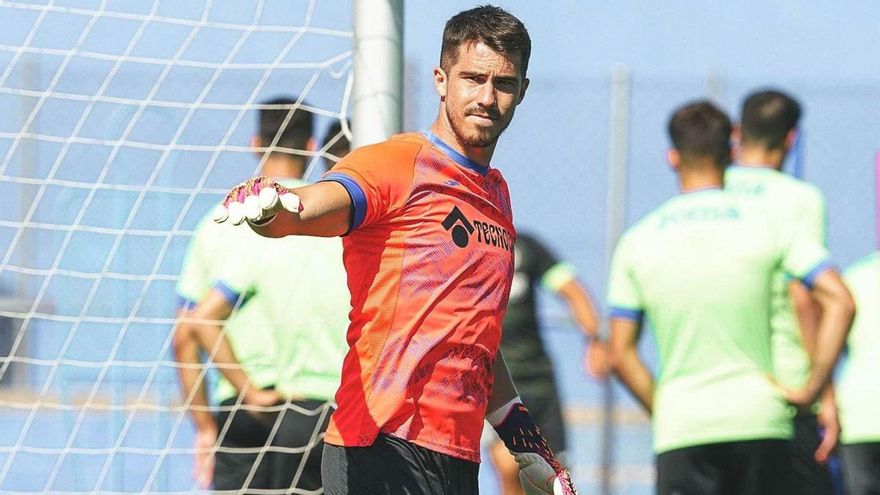 Competencia para Manolo Reina en el Málaga CF: Rubén Yáñez, a punto